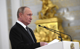 Президентът на Русия по време на срещата с абсолвенти на военни университети на 21 юни